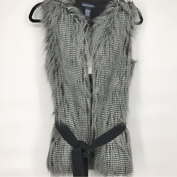 NWT Authentic Looking Long Hair Faux Fur Vest - Picture 3 of 11